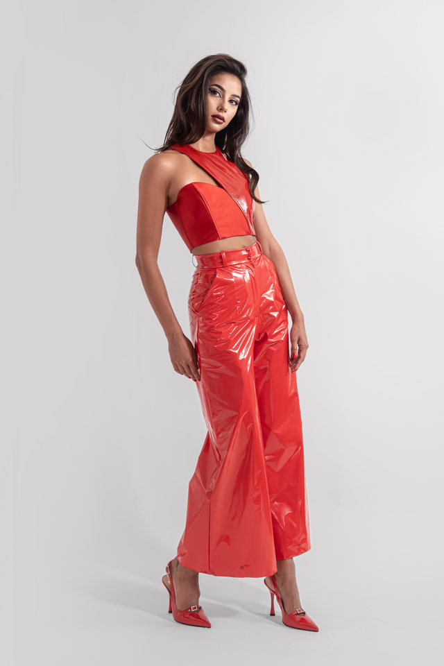 asymmetric_latex_feel_crop_top_red_side